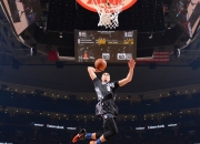 PG电子娱乐在线-西甲国家德比之夜，詹姆斯扛起全队，跨越体育的领袖启示