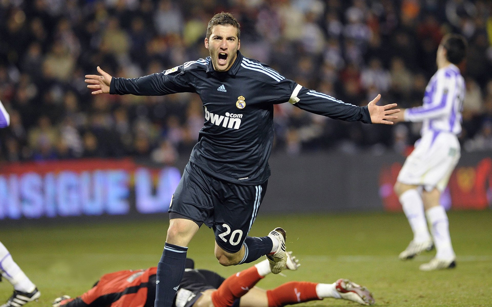 福克斯赛后评分拉满，欧冠半决赛之夜的唯一性证明