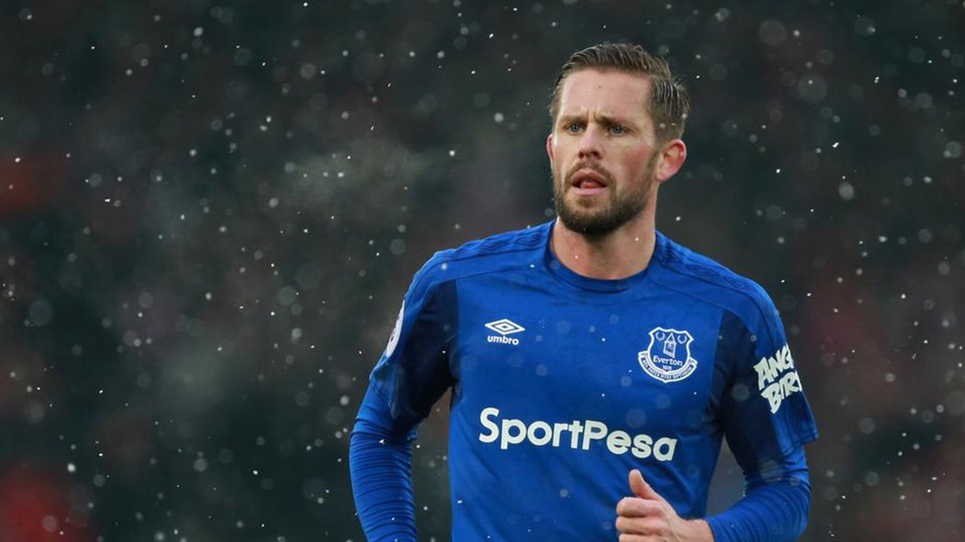 黄潜带走加纳,拉什福德用实力打破质疑