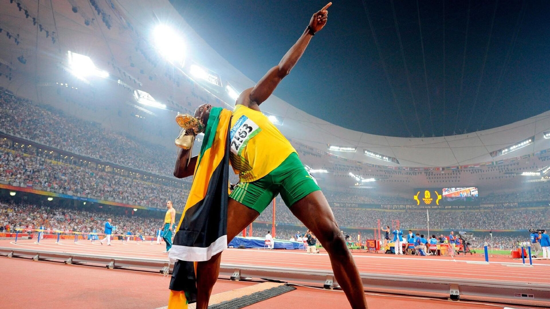 哈利伯顿的魔法时刻,连续得分撕裂防线,活塞式防守冻结火箭升空