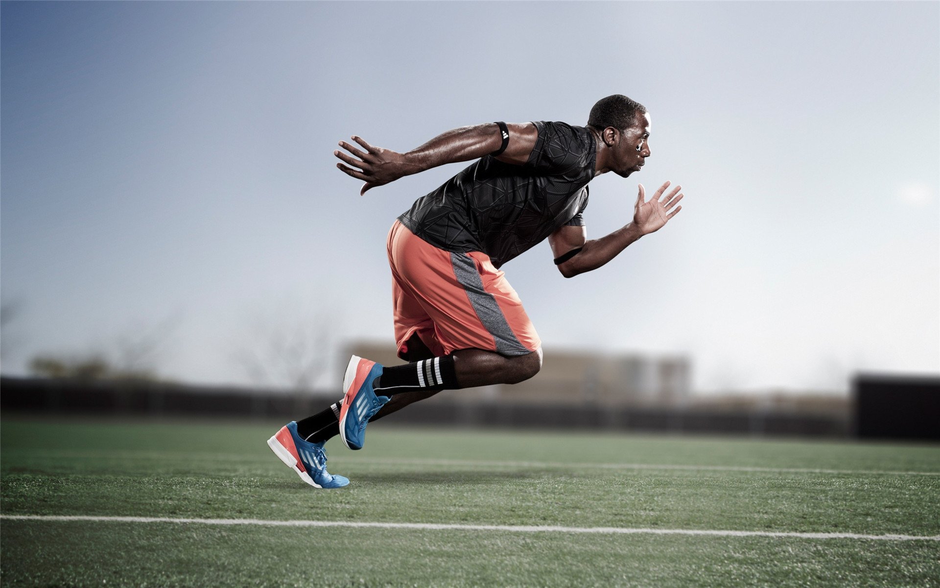 绝境中的武士道，日本翻盘波兰，莱万点燃赛场的不朽传奇